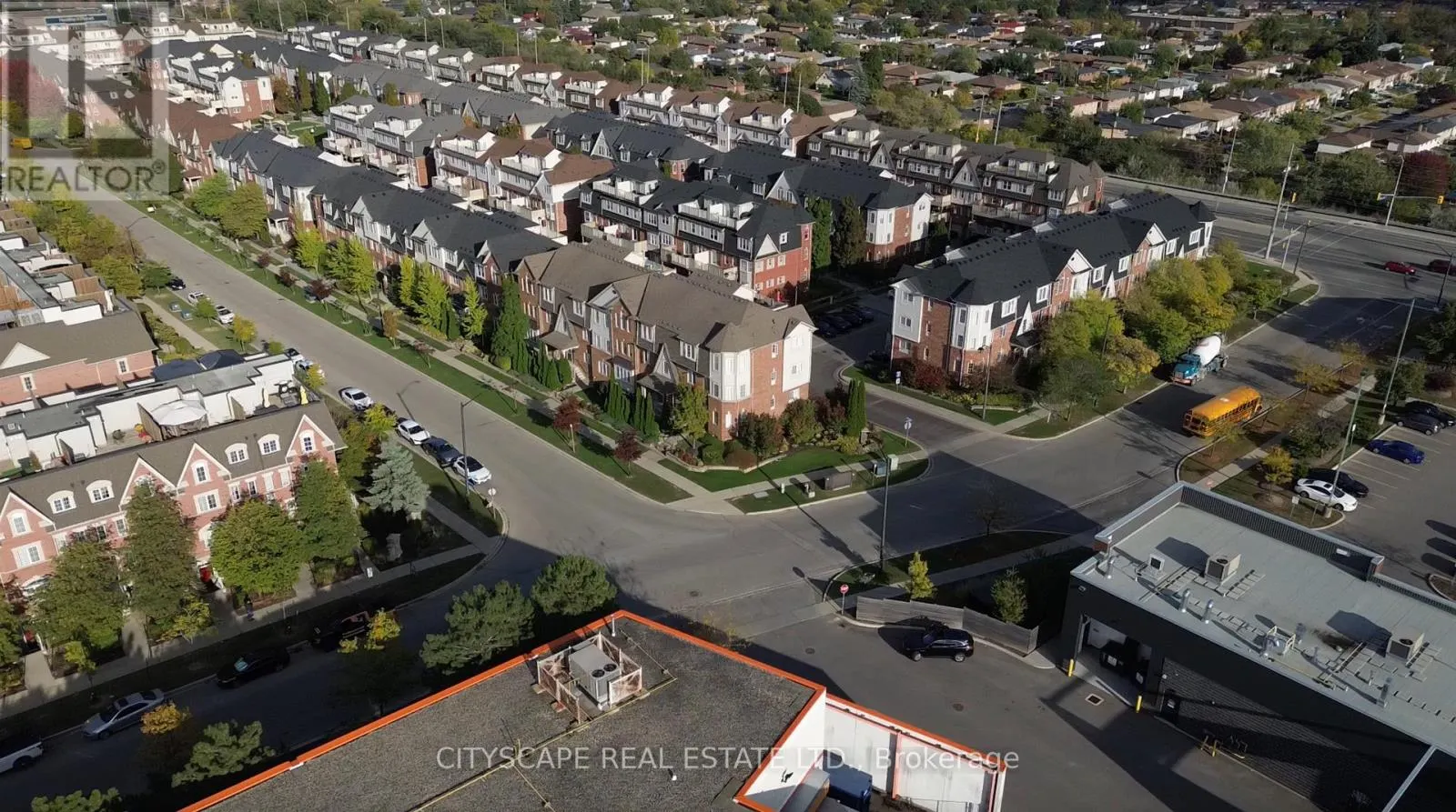 2 - 754 NEIGHBOURHOOD CIRCLE