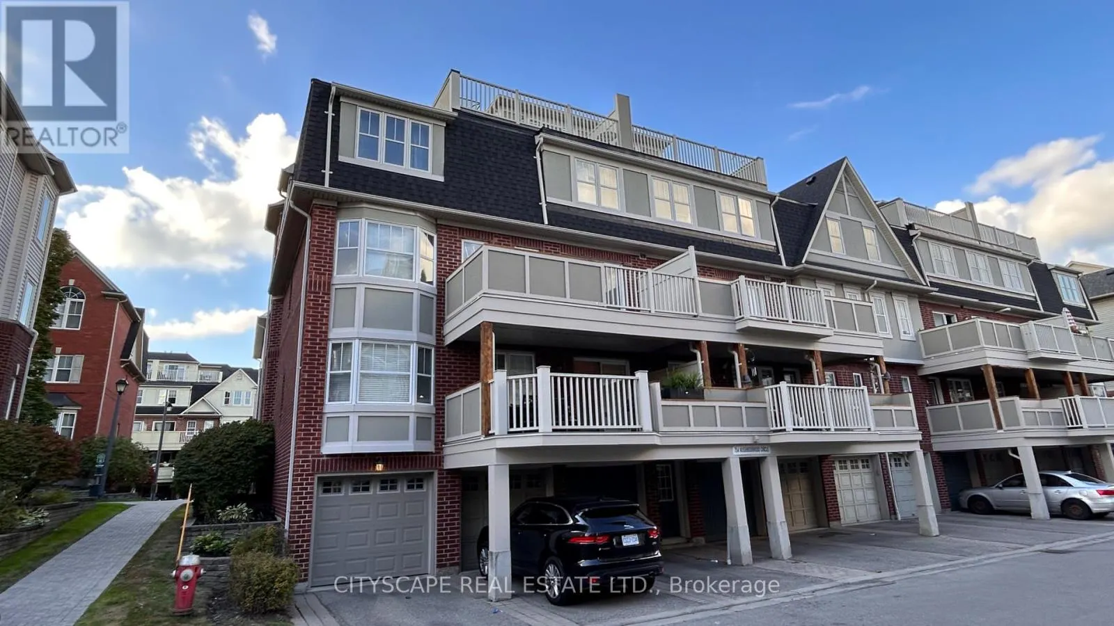2 - 754 NEIGHBOURHOOD CIRCLE