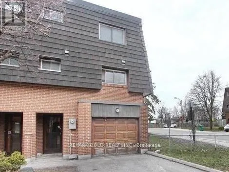 2 DARRAS COURT