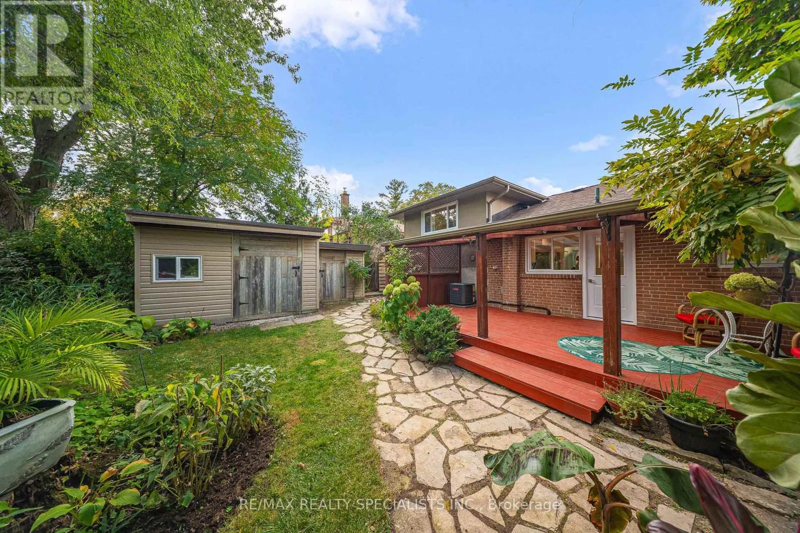 2570 TRUSCOTT DRIVE