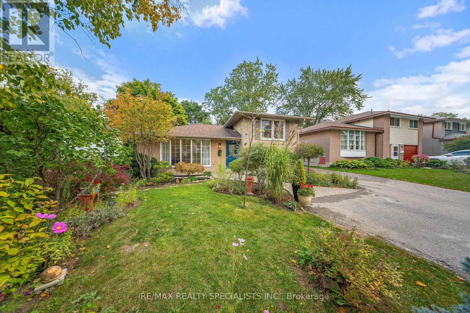 2570 TRUSCOTT DRIVE
