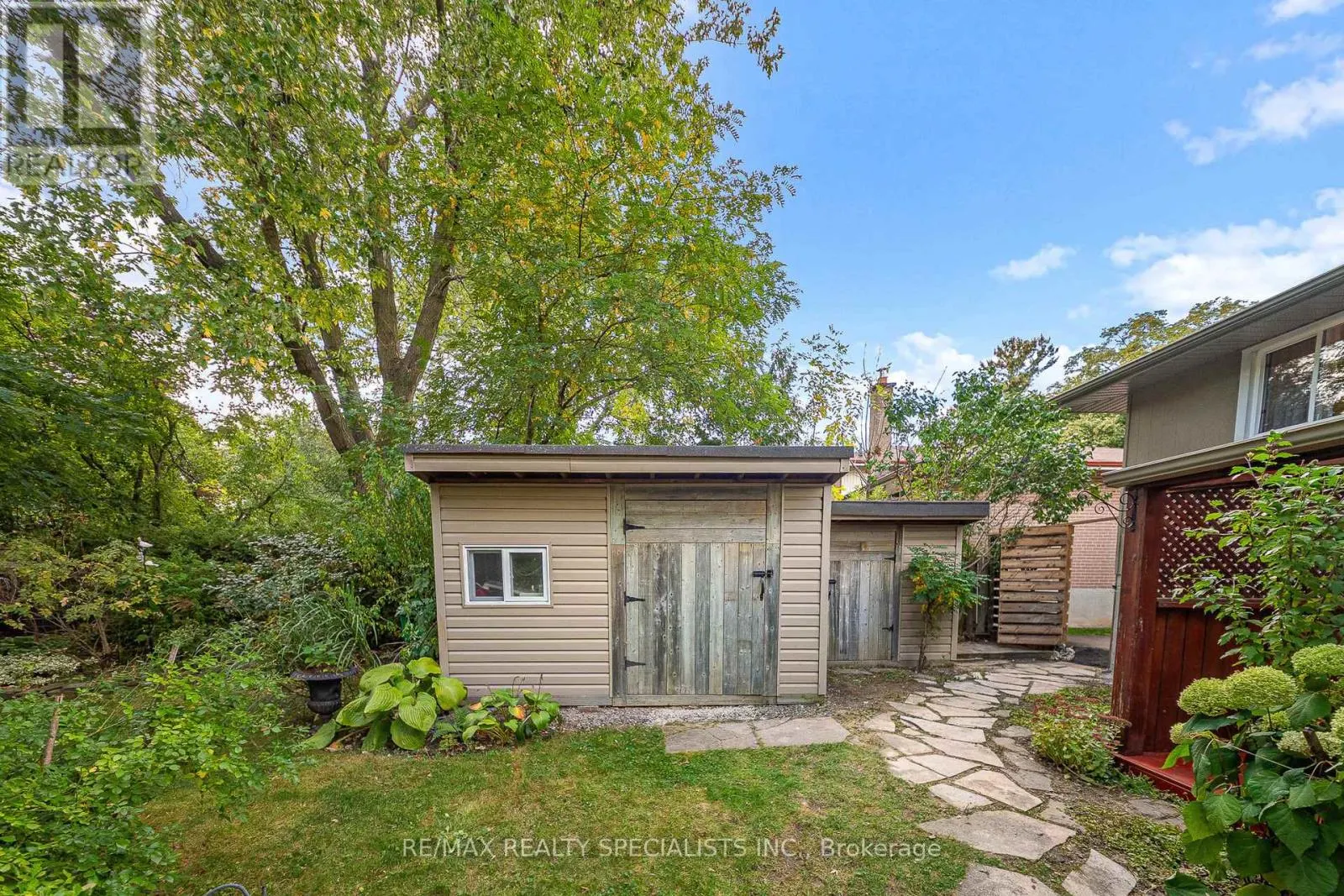 2570 TRUSCOTT DRIVE