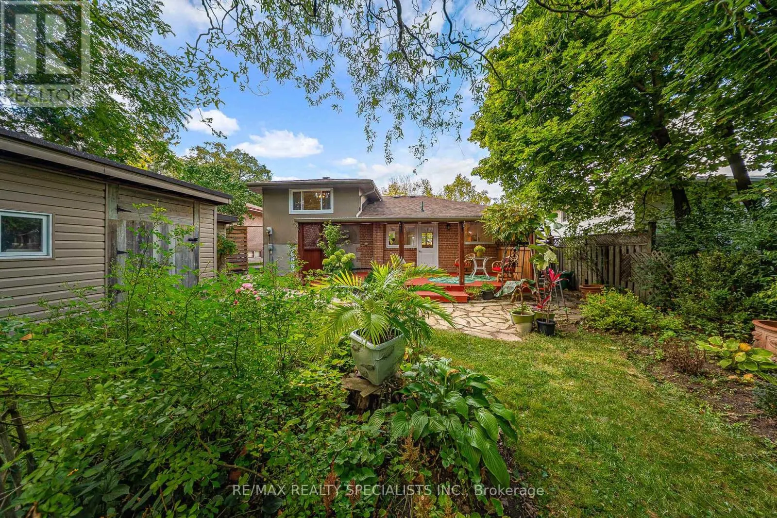 2570 TRUSCOTT DRIVE