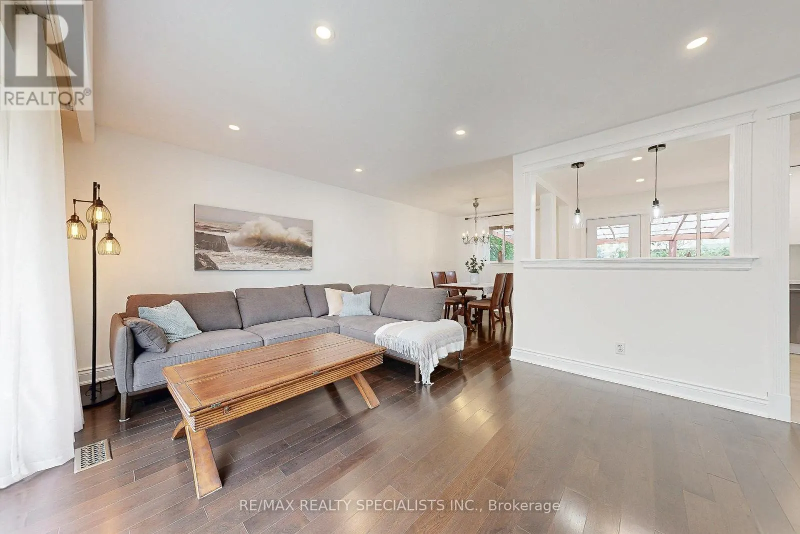 2570 TRUSCOTT DRIVE