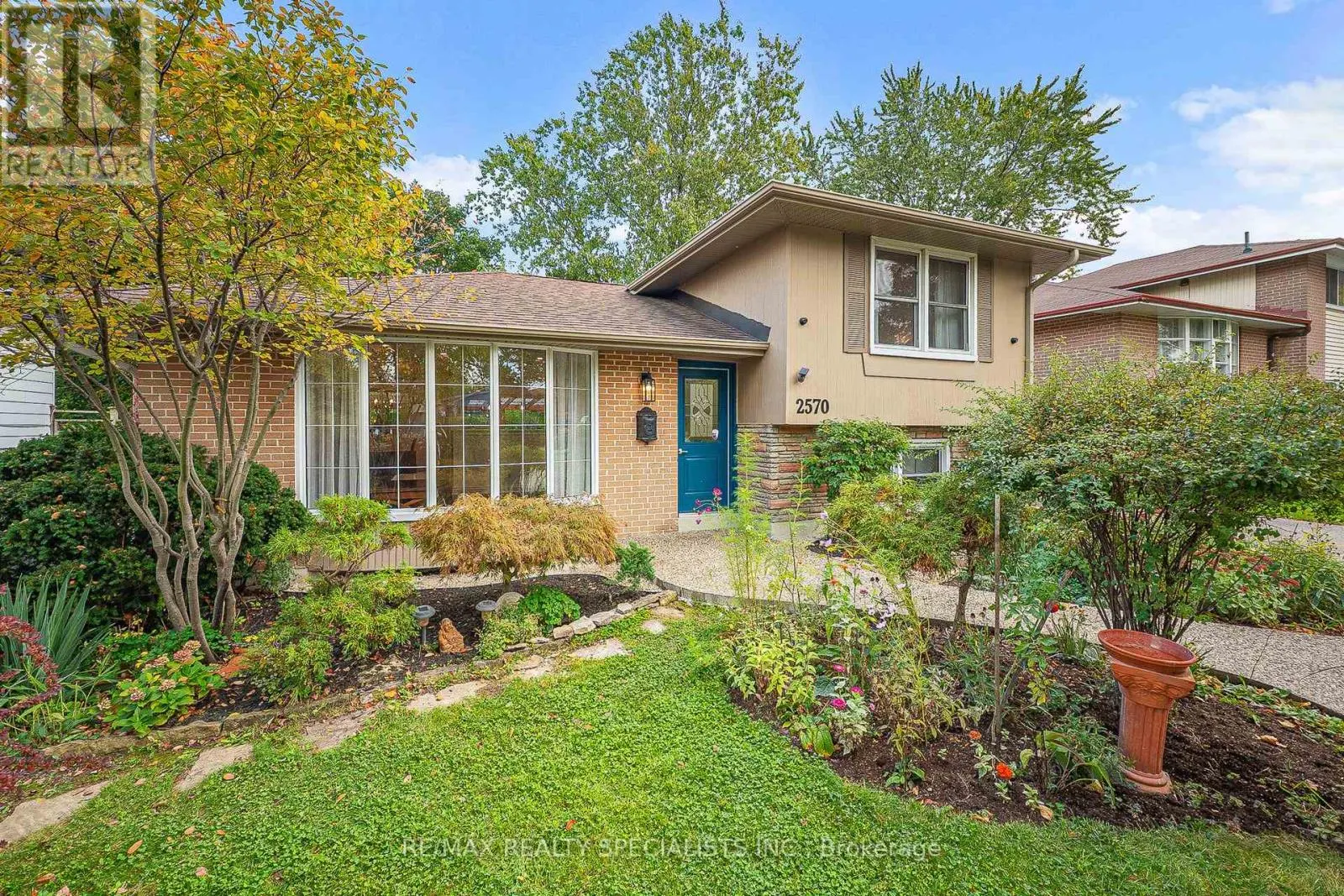 2570 TRUSCOTT DRIVE