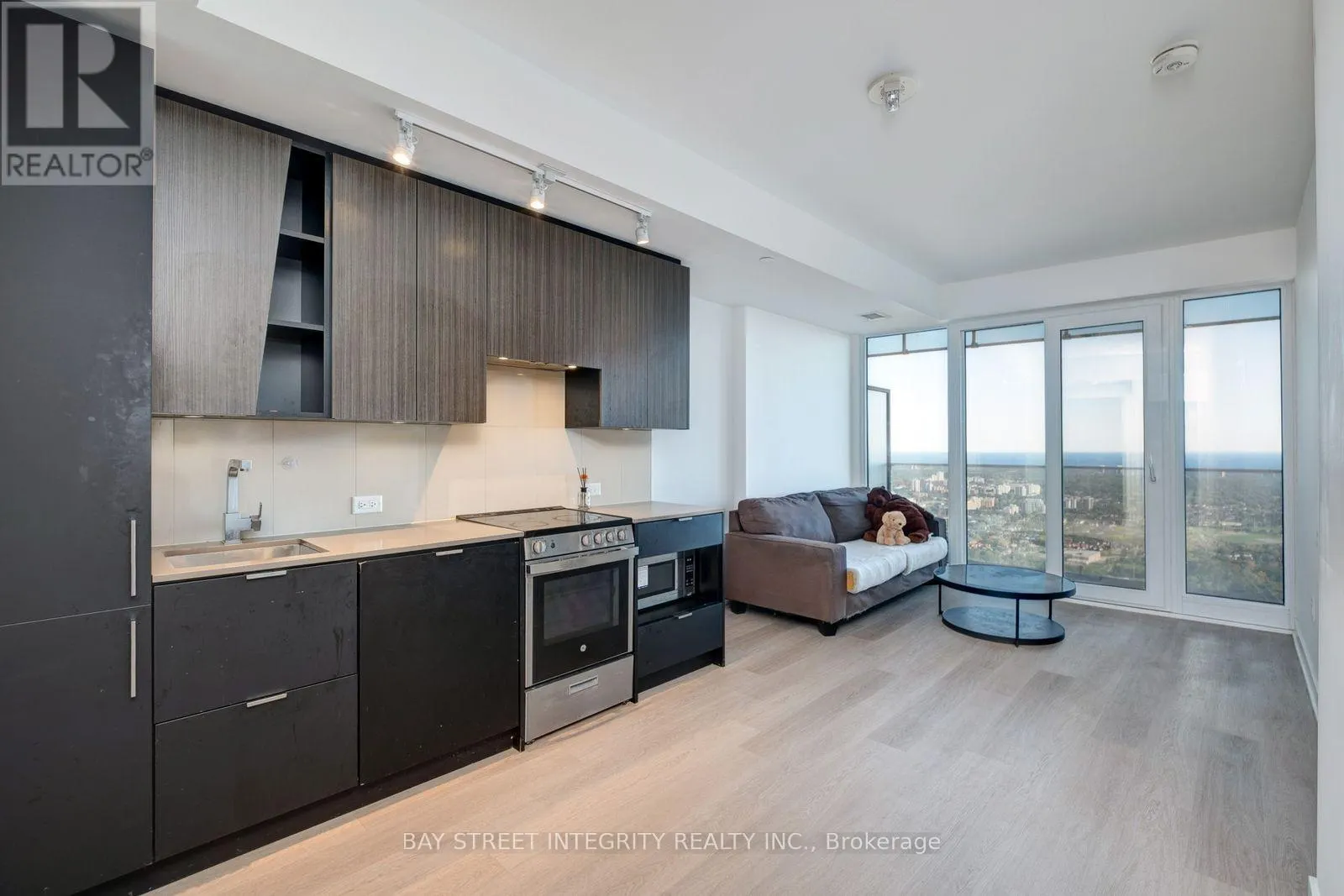 5007 - 3883 QUARTZ ROAD