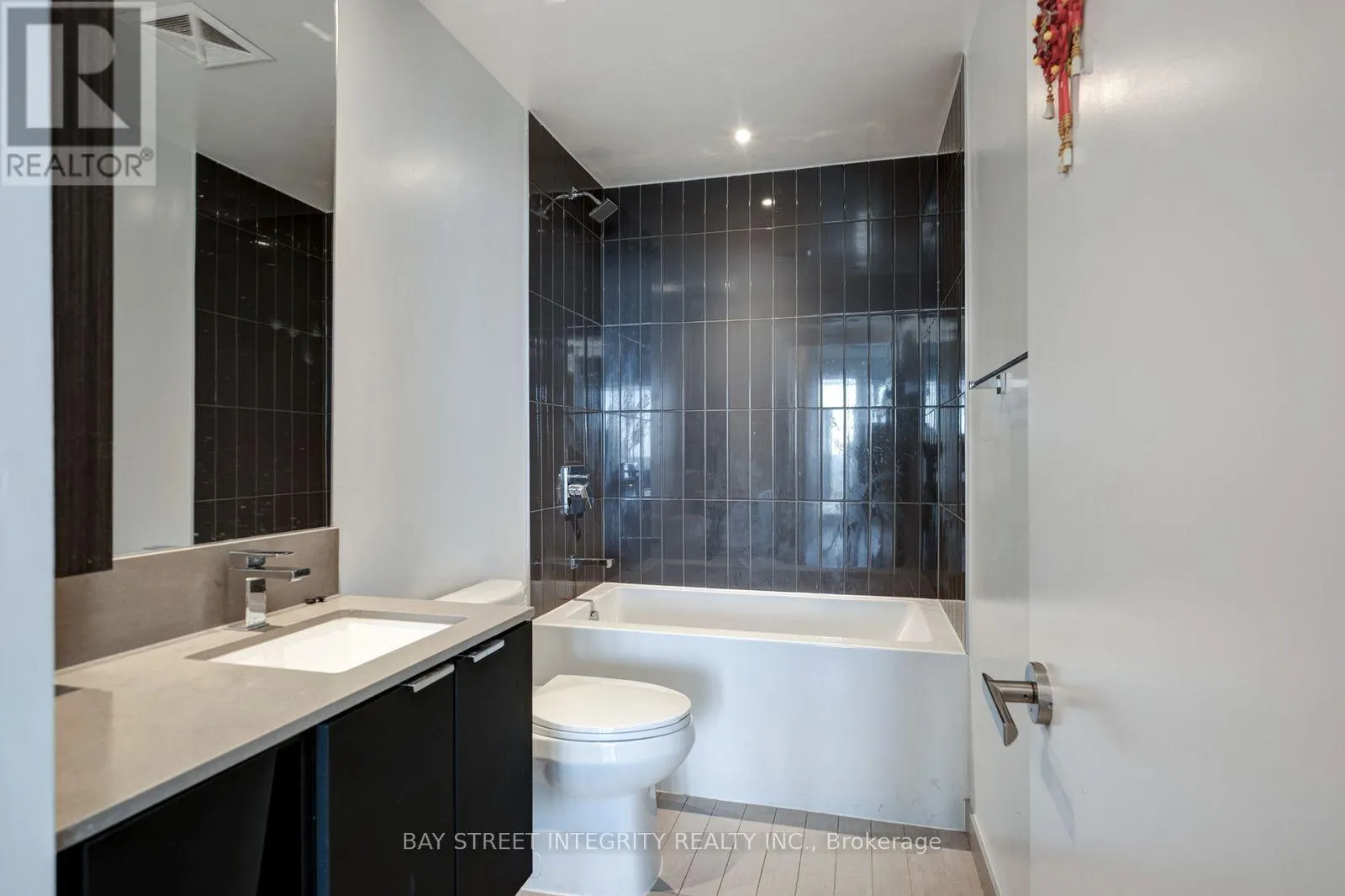 5007 - 3883 QUARTZ ROAD