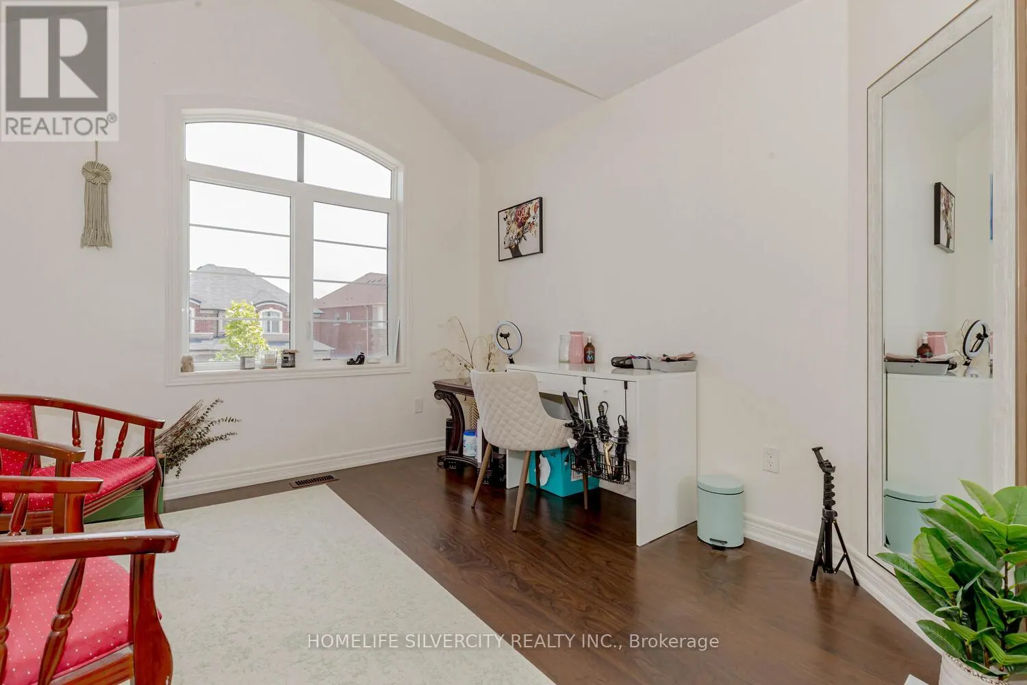 122 SQUIRE ELLIS DRIVE