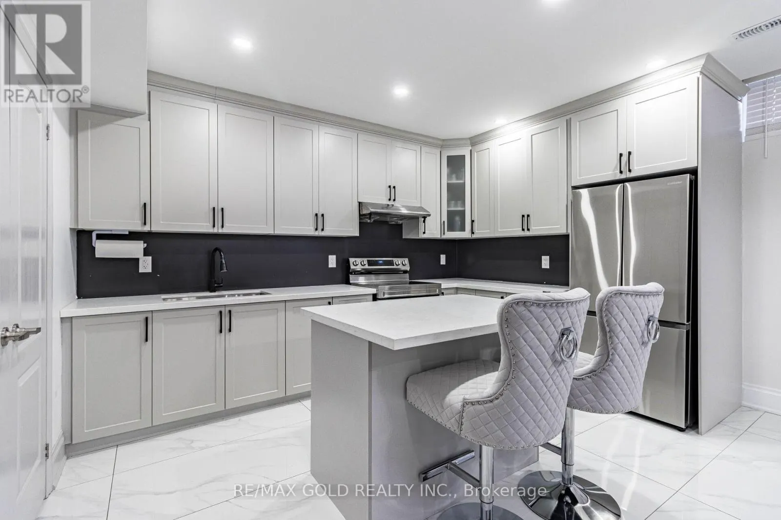 28 CLOVERHAVEN ROAD