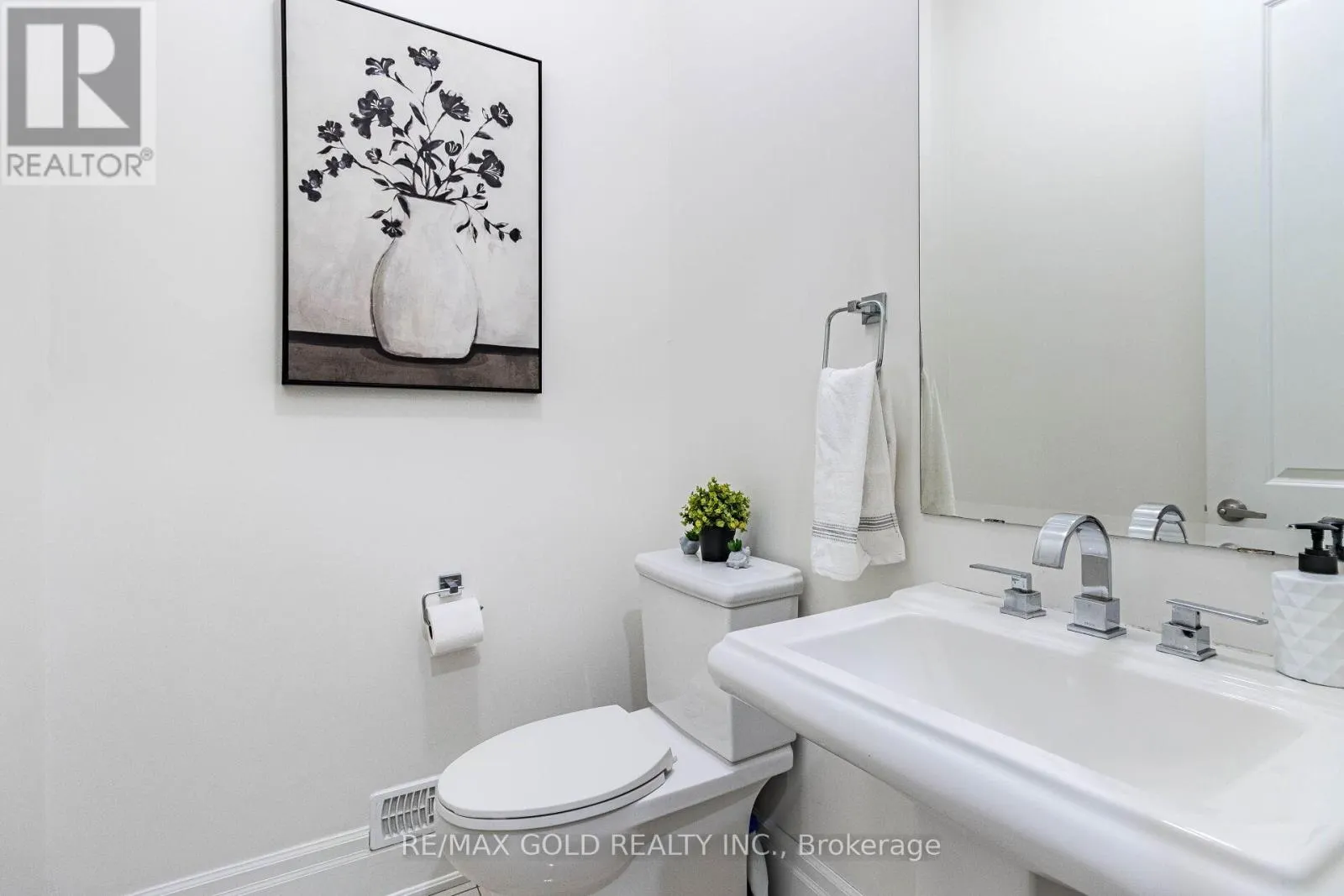 28 CLOVERHAVEN ROAD