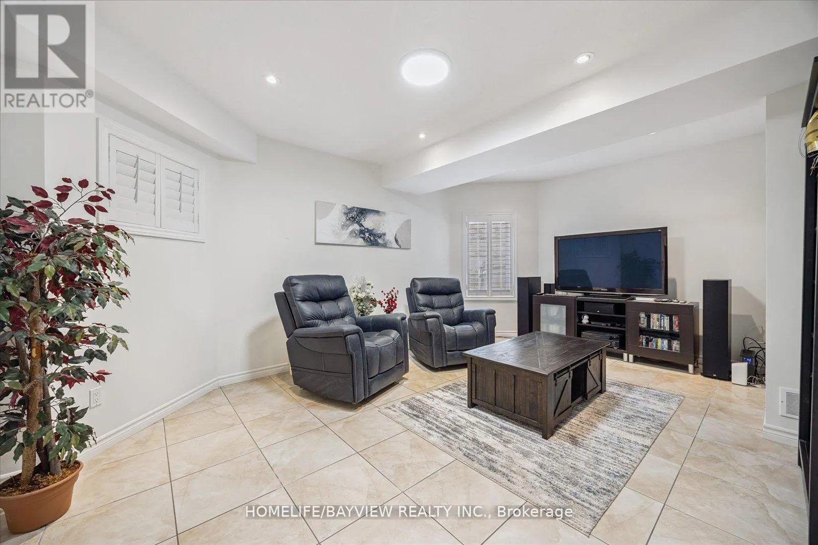 4 - 14 REDDINGTON DRIVE