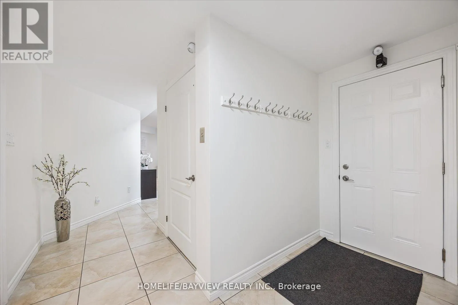 4 - 14 REDDINGTON DRIVE