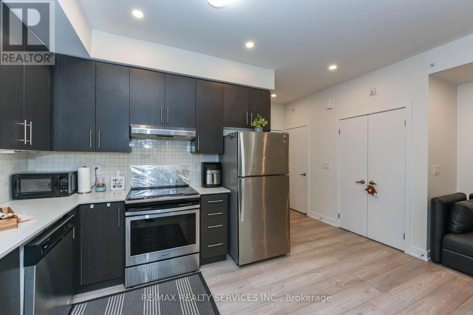 8 - 3476 WIDDICOMBE WAY