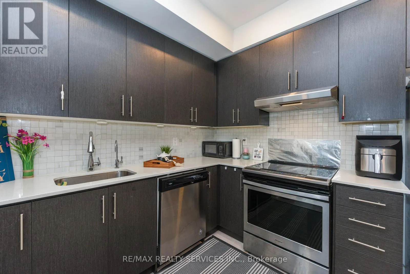8 - 3476 WIDDICOMBE WAY