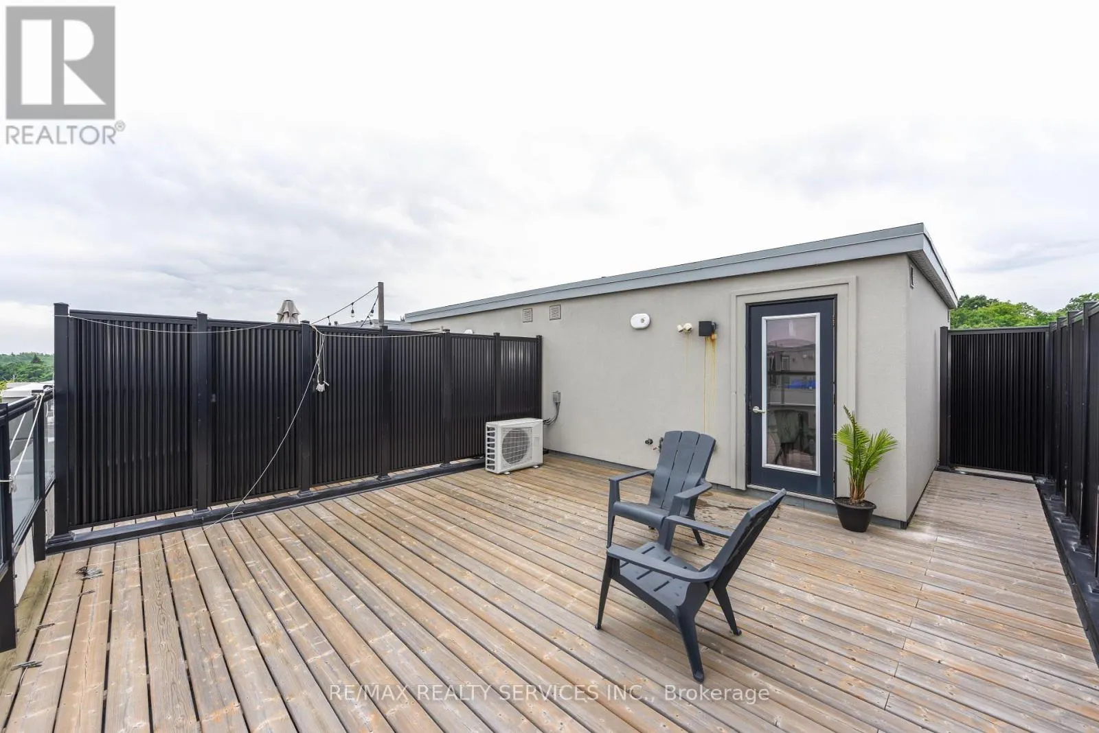 8 - 3476 WIDDICOMBE WAY