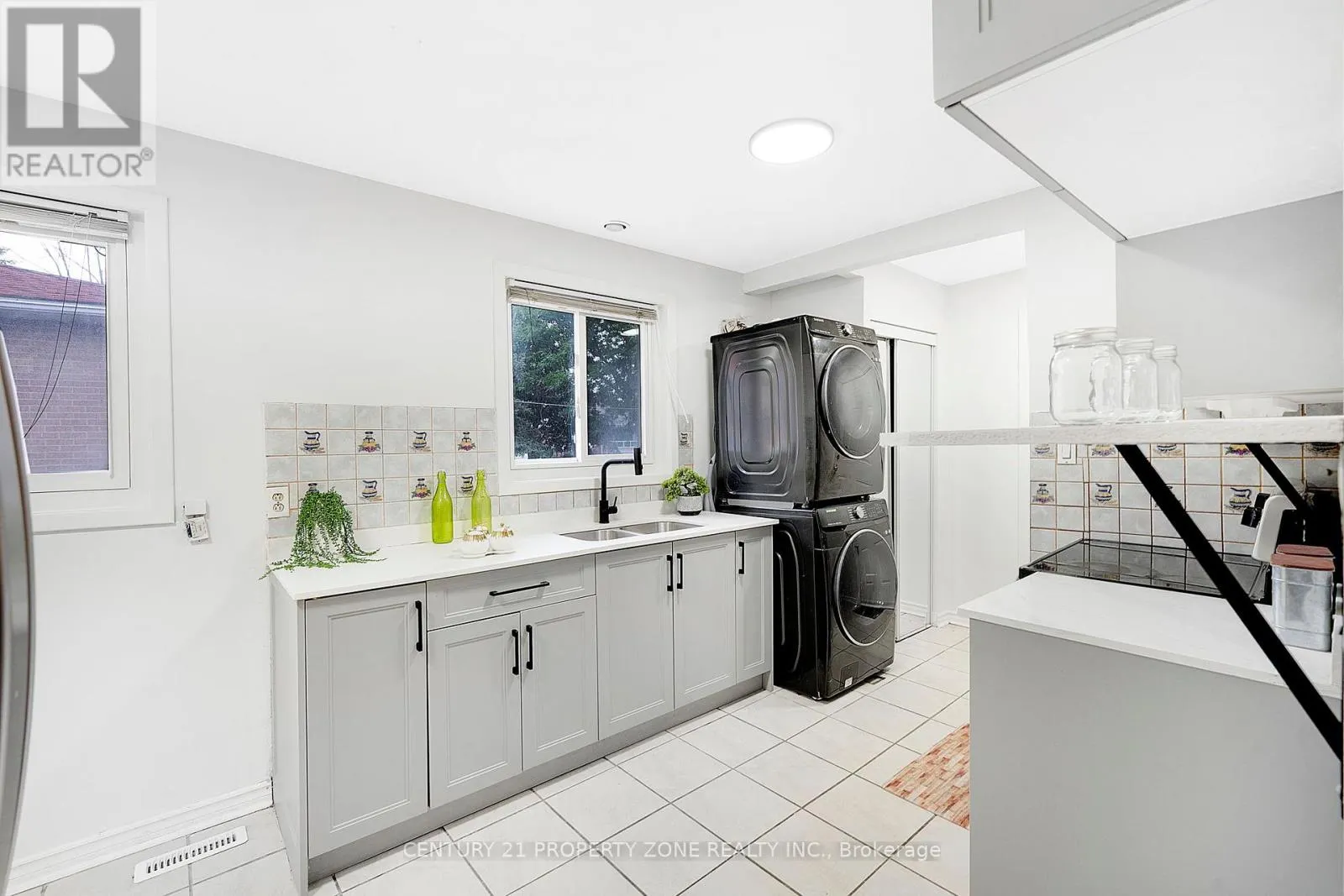 3387 KELOWNA COURT