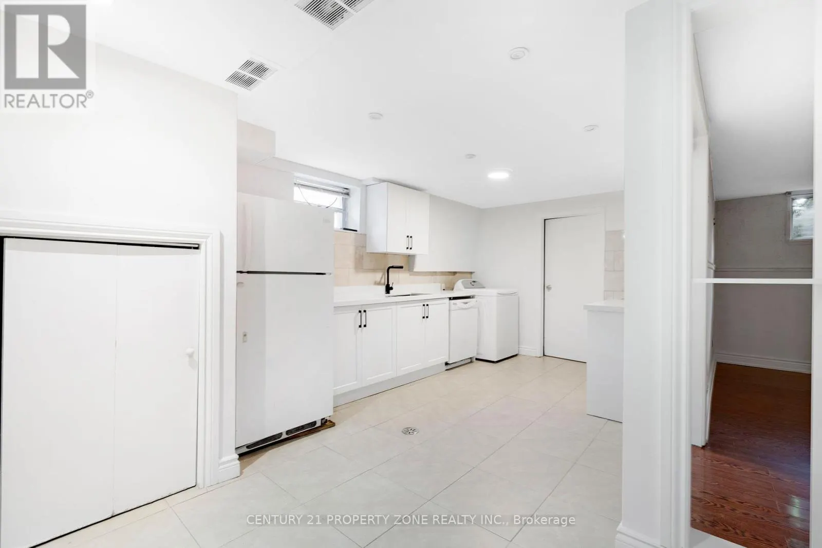 3387 KELOWNA COURT