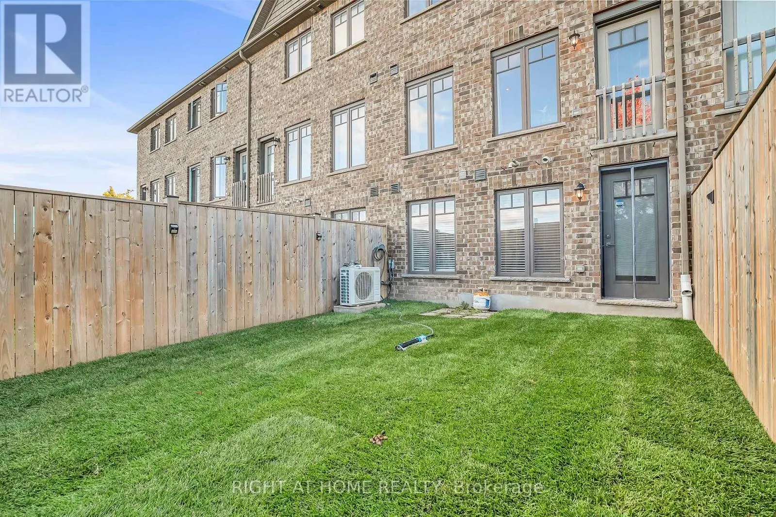 88 WINTERTON COURT N