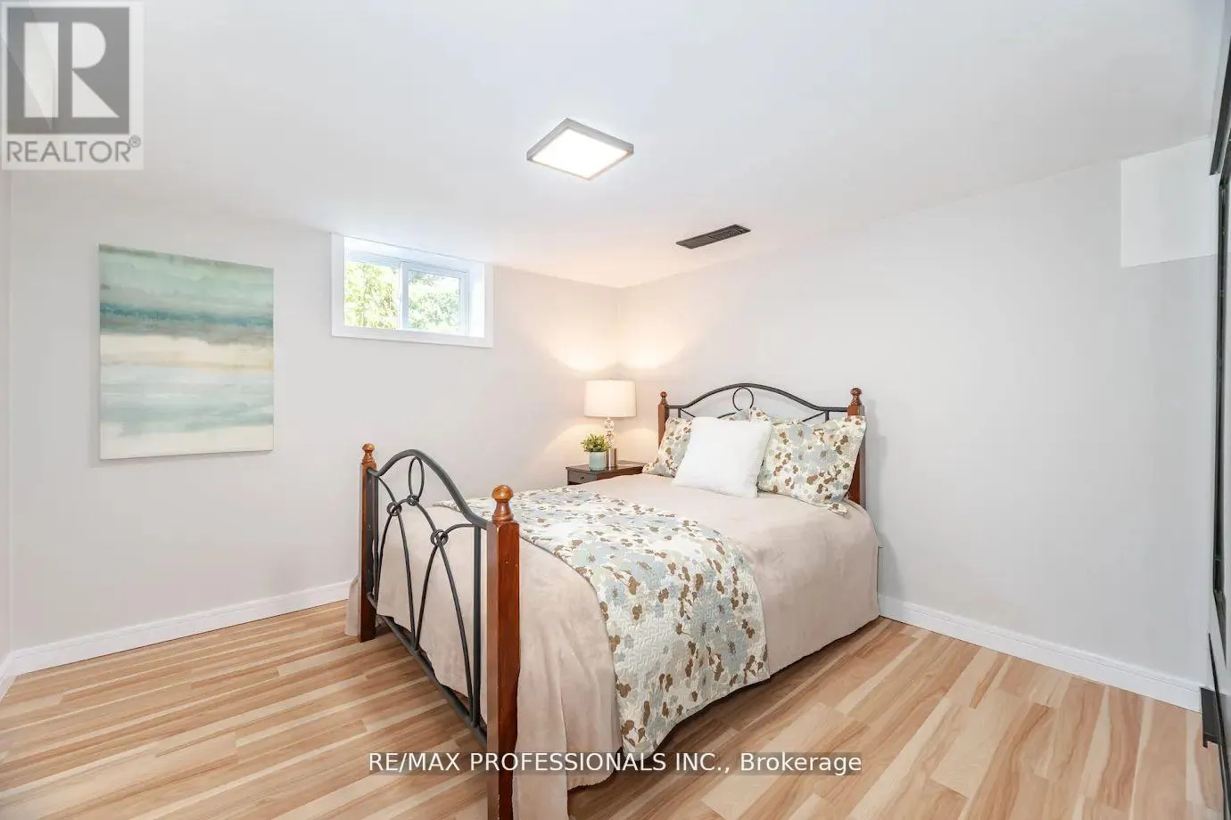 BSMT - 39 OLD OAK ROAD
