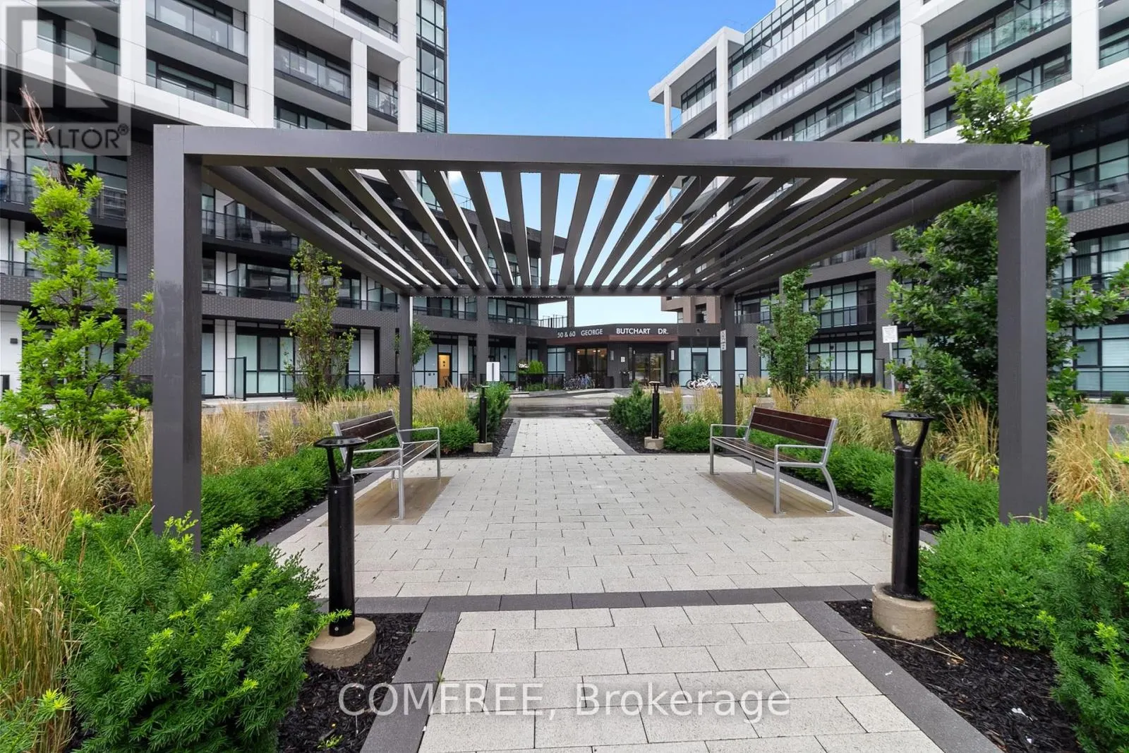 621 - 60 GEORGE BUTCHART DRIVE