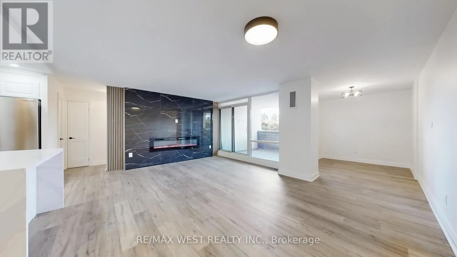 404 - 1535 LAKESHORE ROAD E