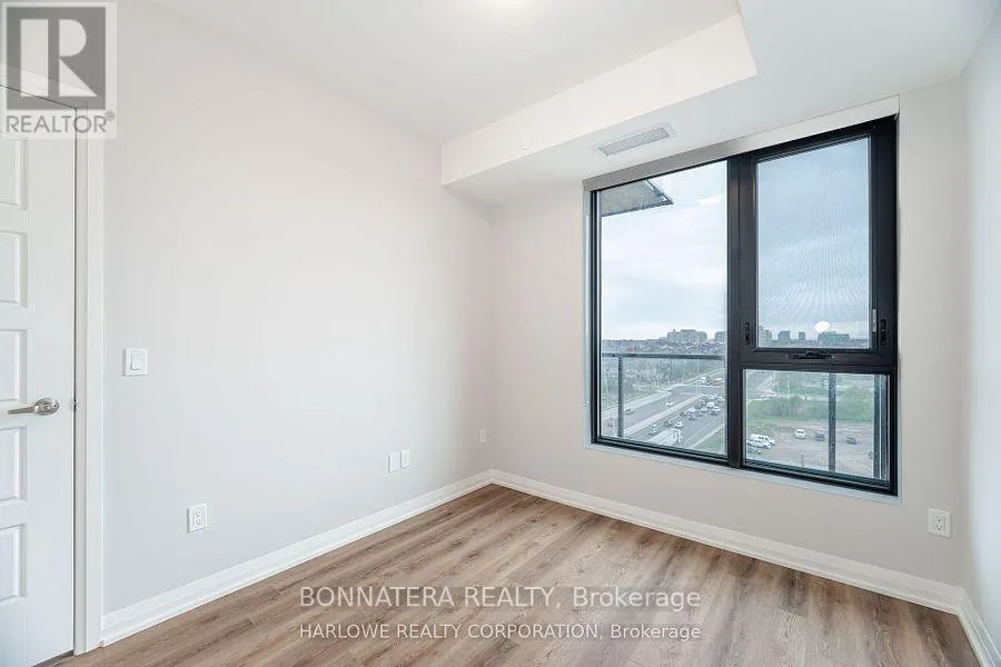 907 - 3006 WILLIAM CUTMORE BOULEVARD