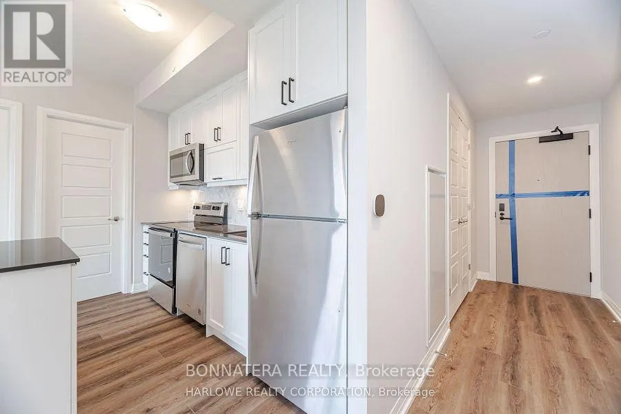 907 - 3006 WILLIAM CUTMORE BOULEVARD