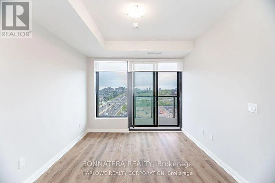 907 - 3006 WILLIAM CUTMORE BOULEVARD