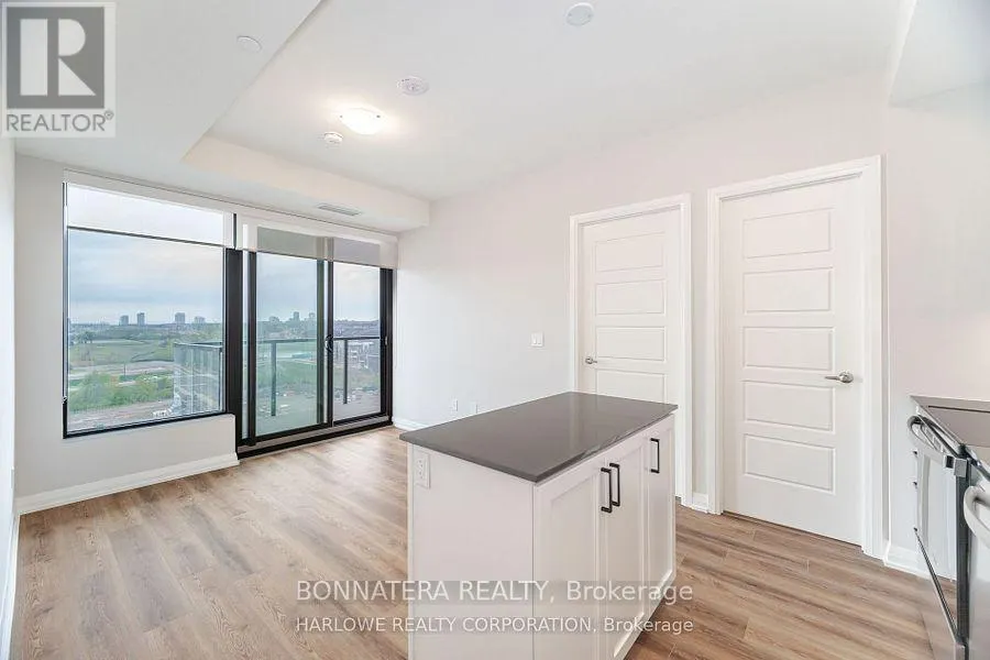 907 - 3006 WILLIAM CUTMORE BOULEVARD