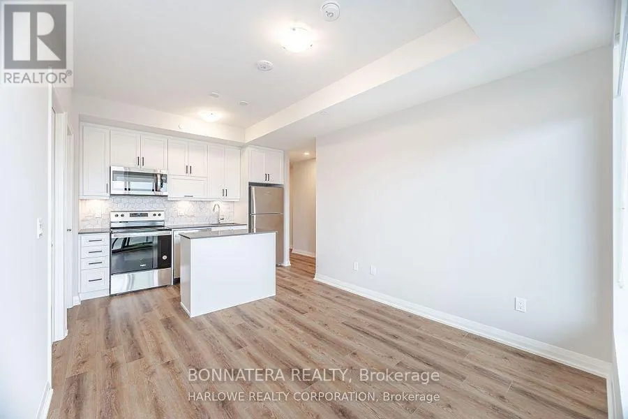 907 - 3006 WILLIAM CUTMORE BOULEVARD