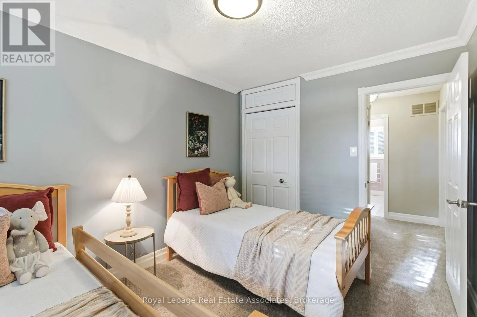 60 NEWBRIDGE CRESCENT
