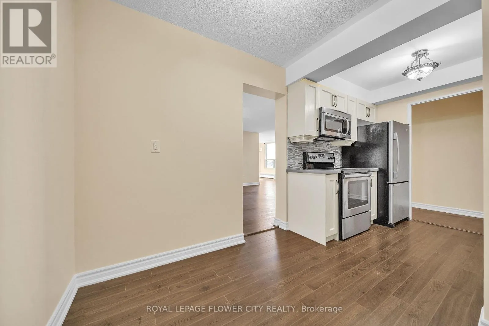 602 - 1515 LAKESHORE ROAD E