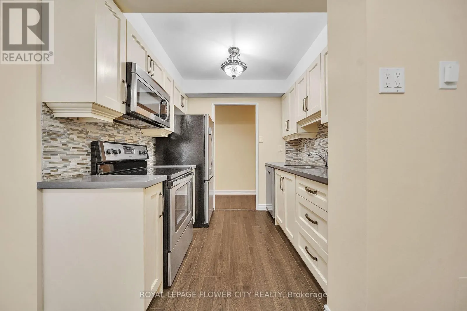 602 - 1515 LAKESHORE ROAD E