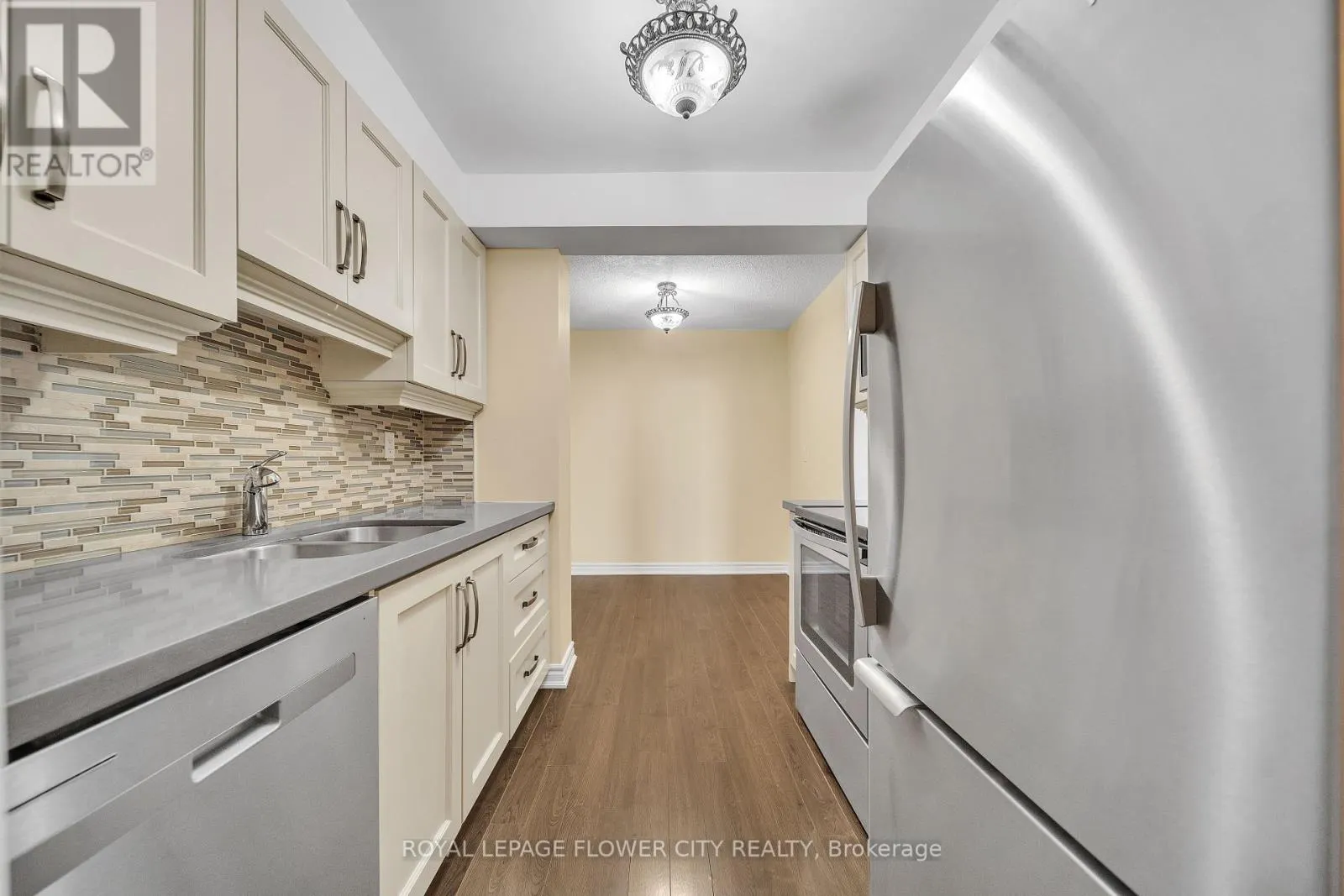 602 - 1515 LAKESHORE ROAD E
