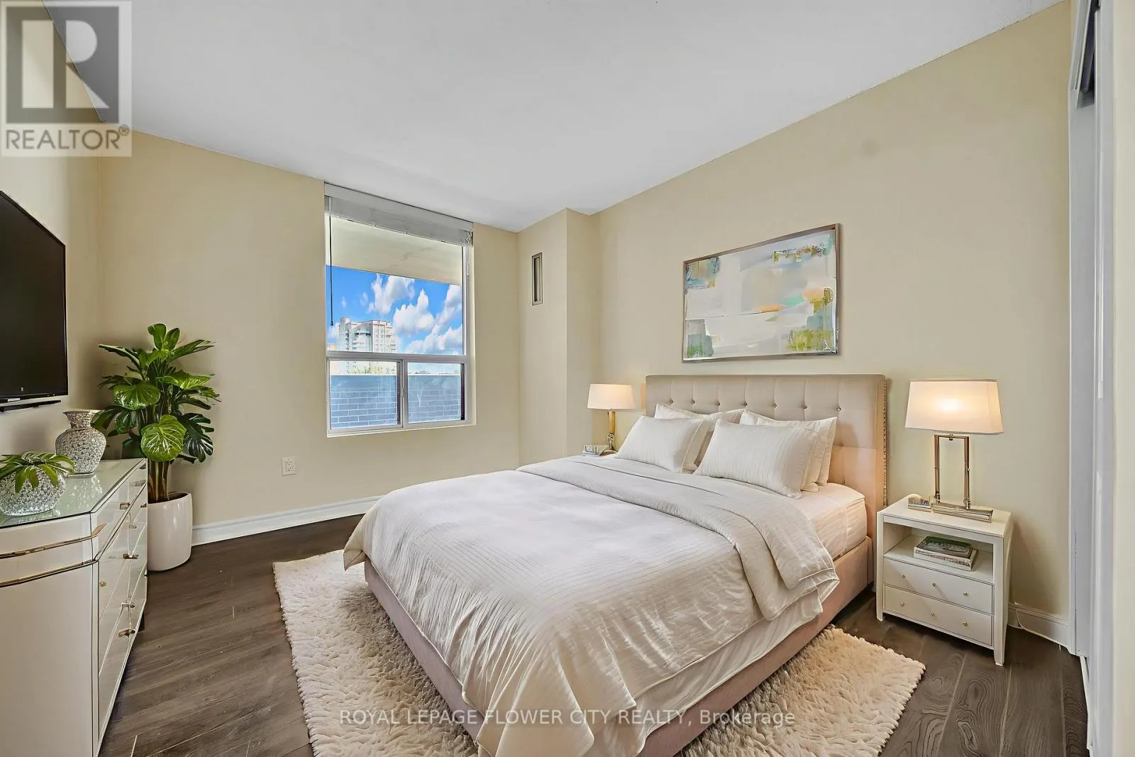 602 - 1515 LAKESHORE ROAD E