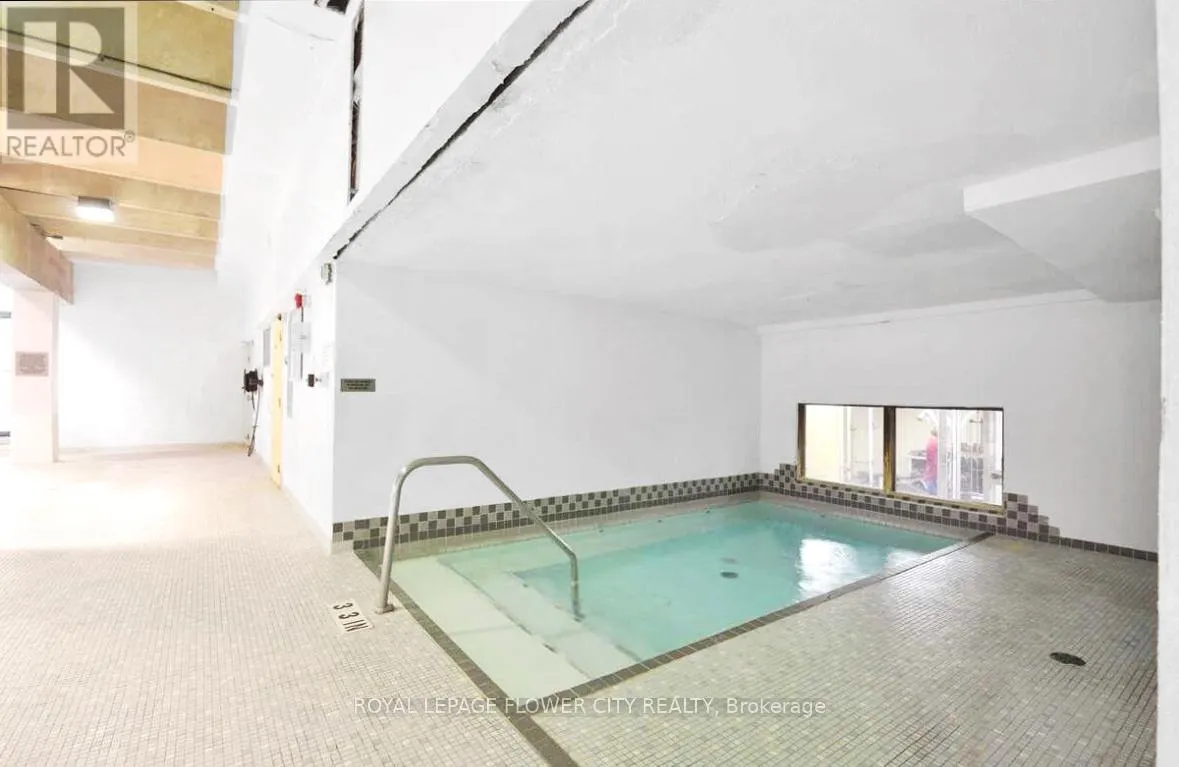 602 - 1515 LAKESHORE ROAD E