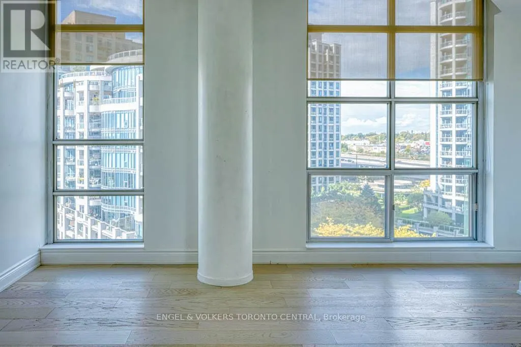 805 - 5 MARINE PARADE DRIVE