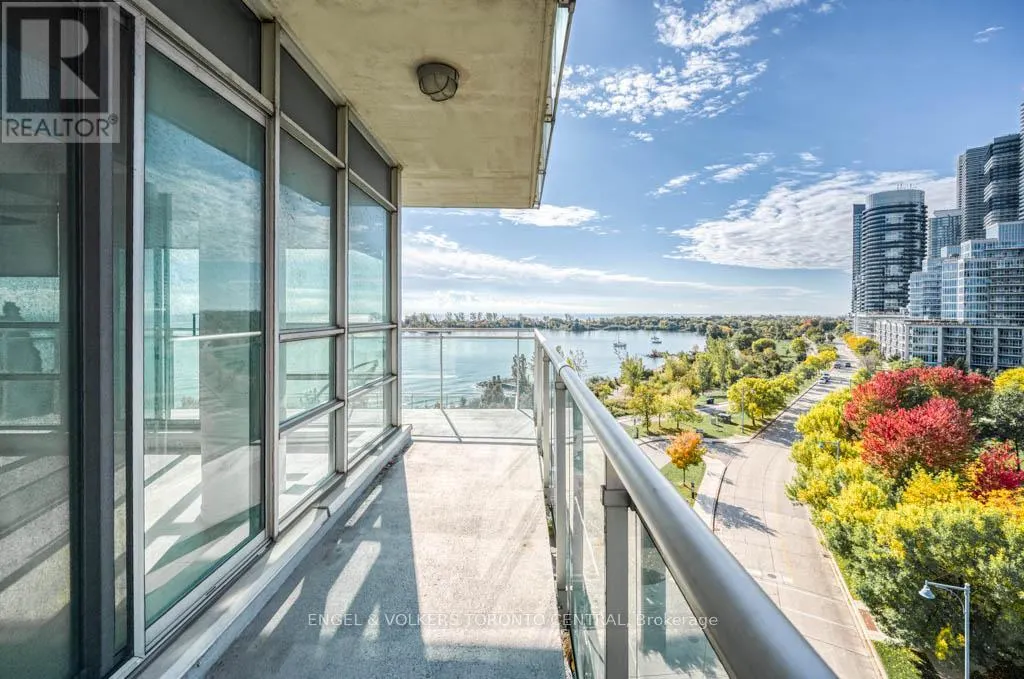 805 - 5 MARINE PARADE DRIVE