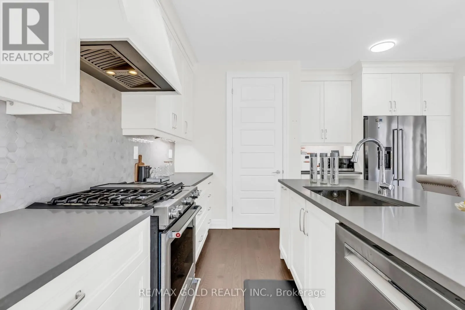 1504 KITCHEN COURT
