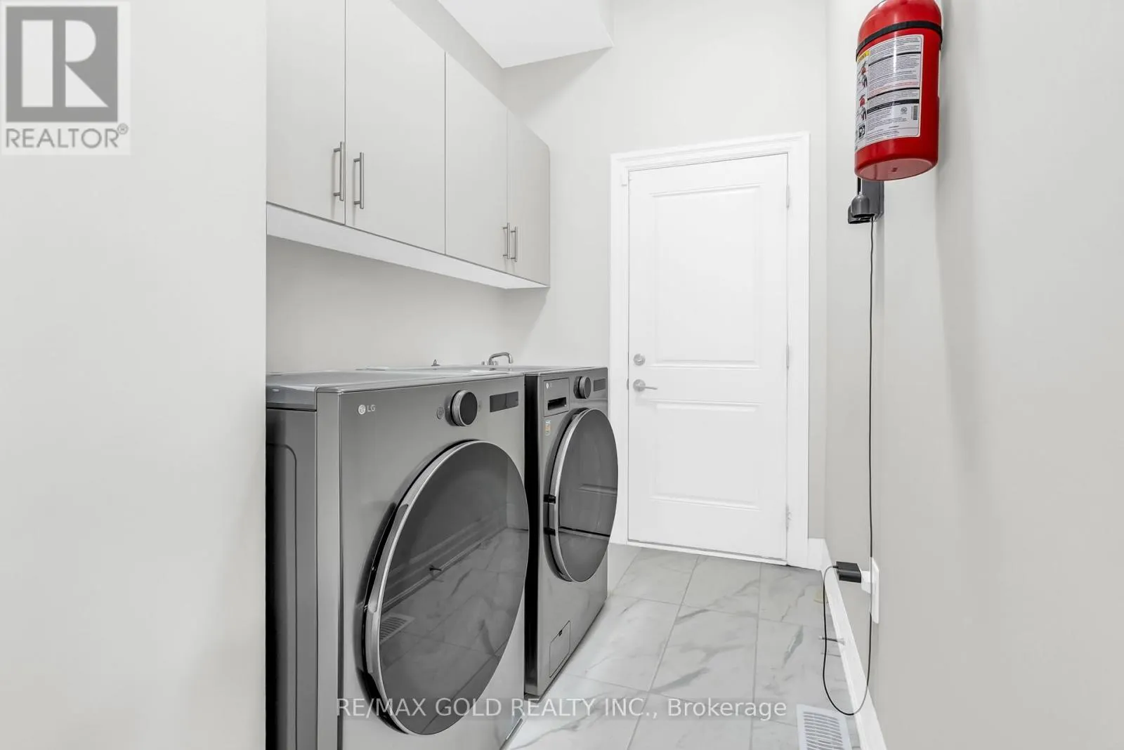 1504 KITCHEN COURT