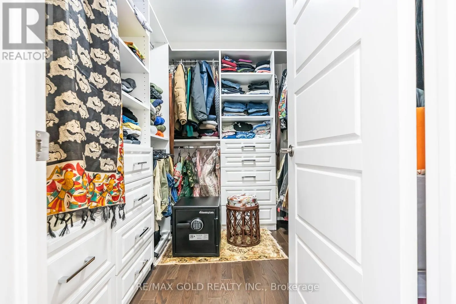 1504 KITCHEN COURT