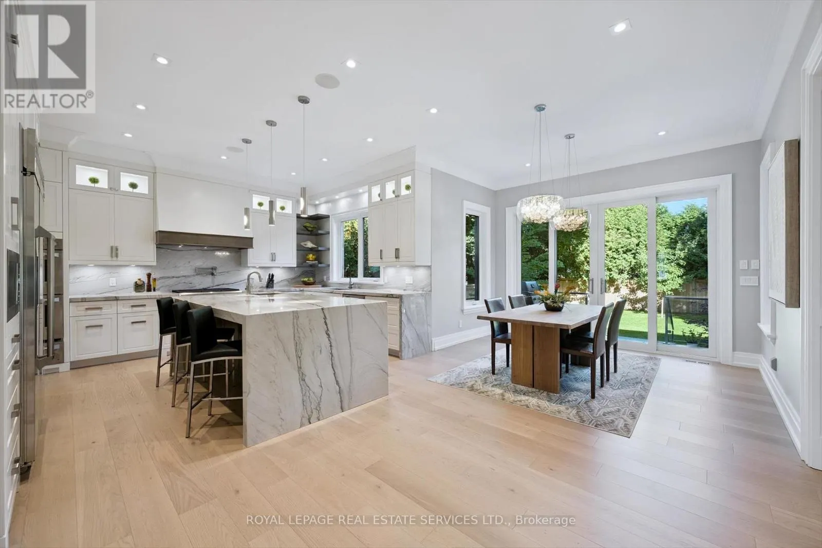 14 WESTGLEN CRESCENT