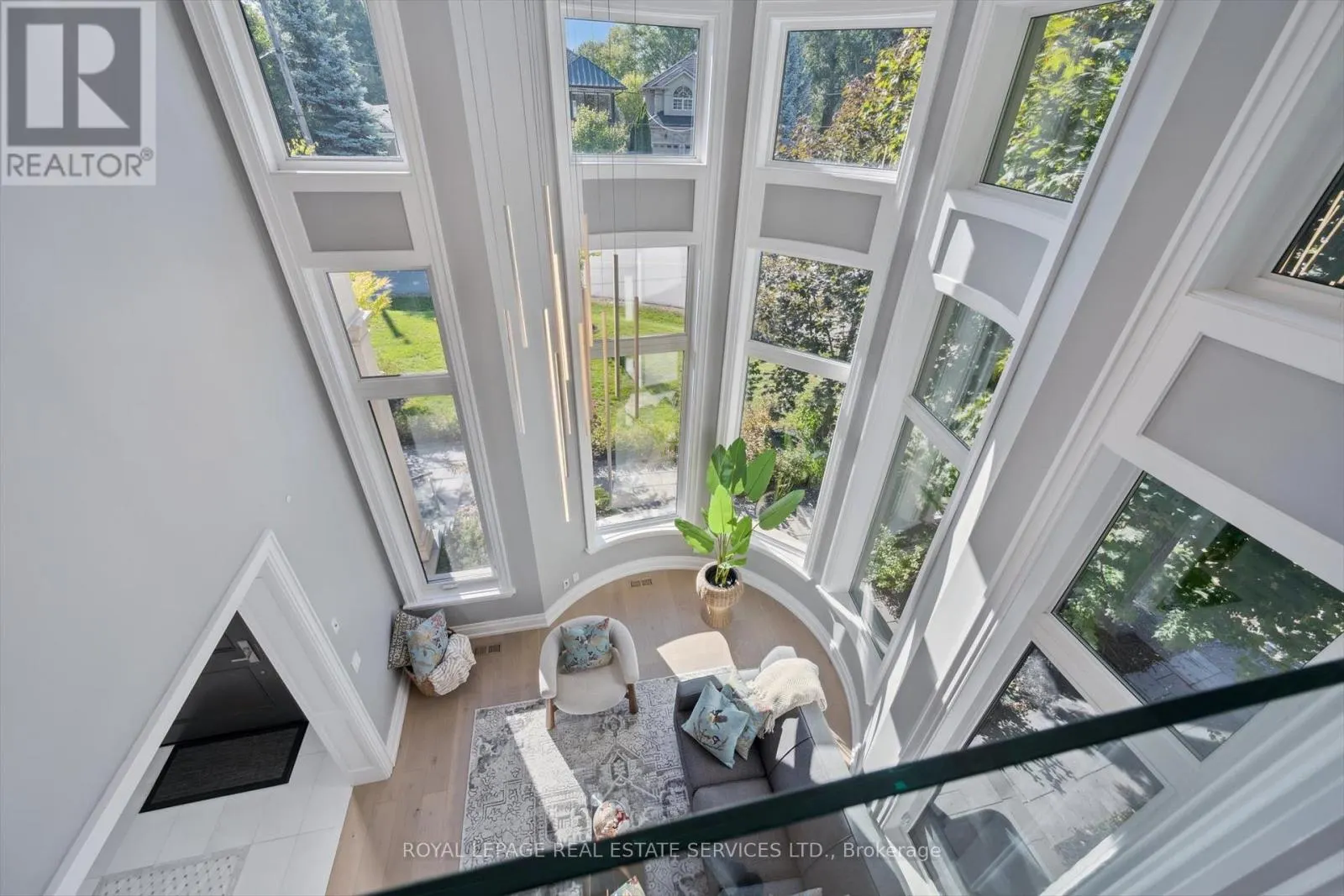 14 WESTGLEN CRESCENT
