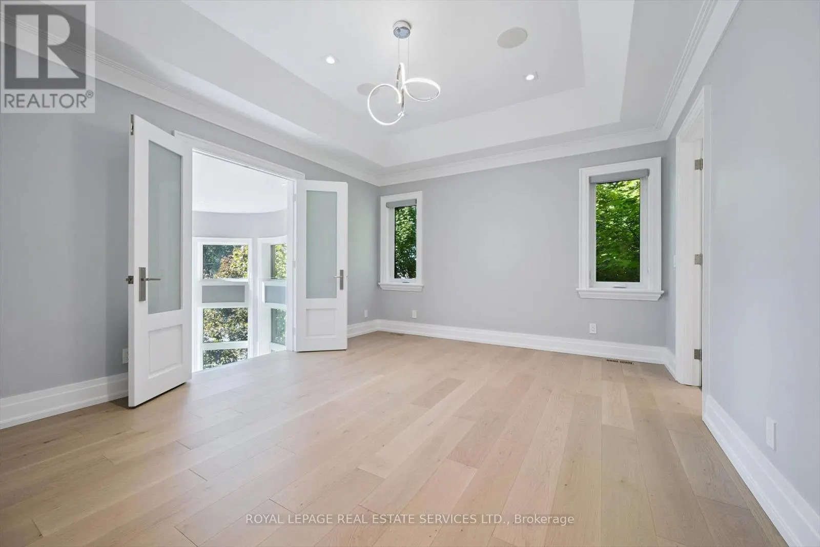 14 WESTGLEN CRESCENT