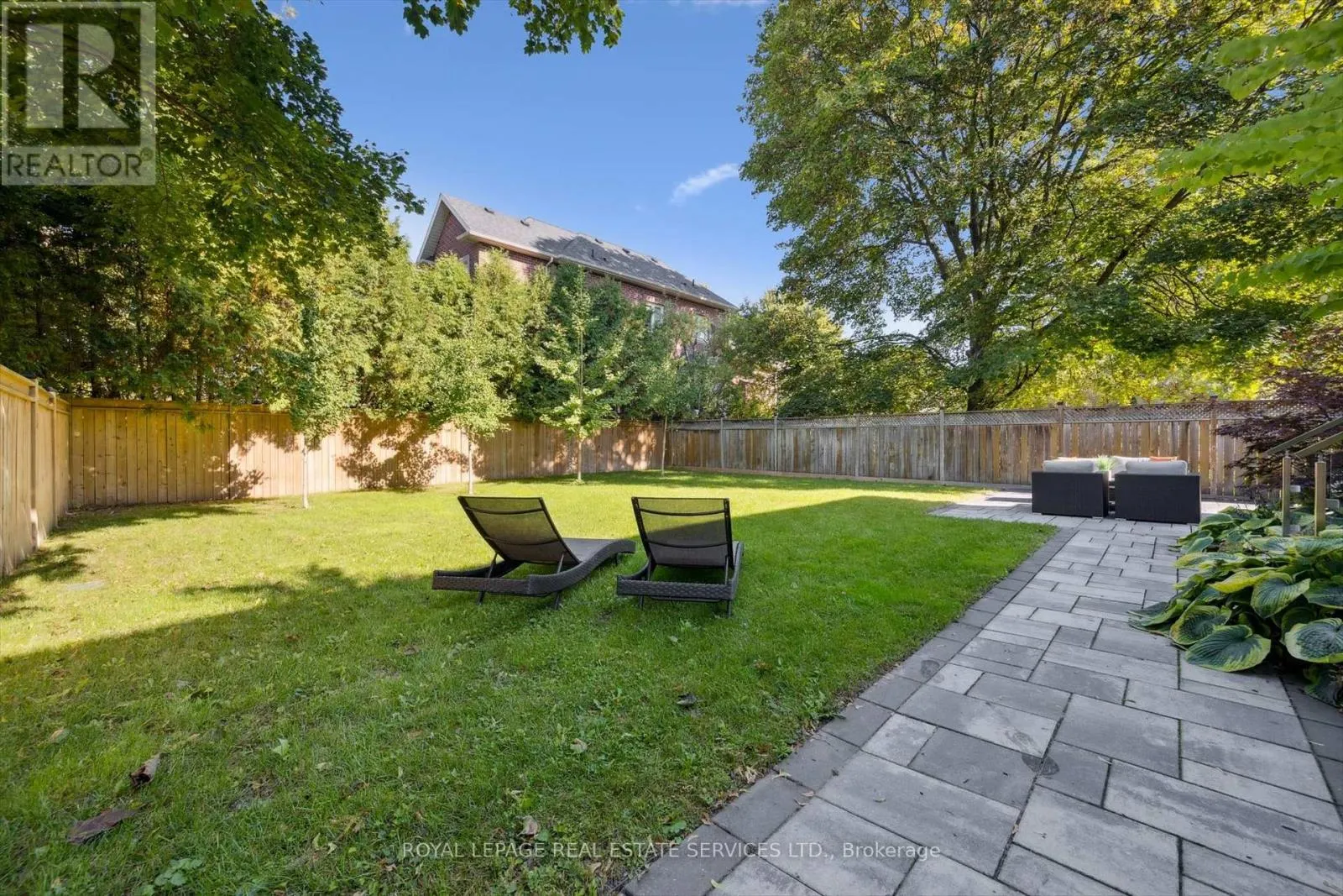 14 WESTGLEN CRESCENT
