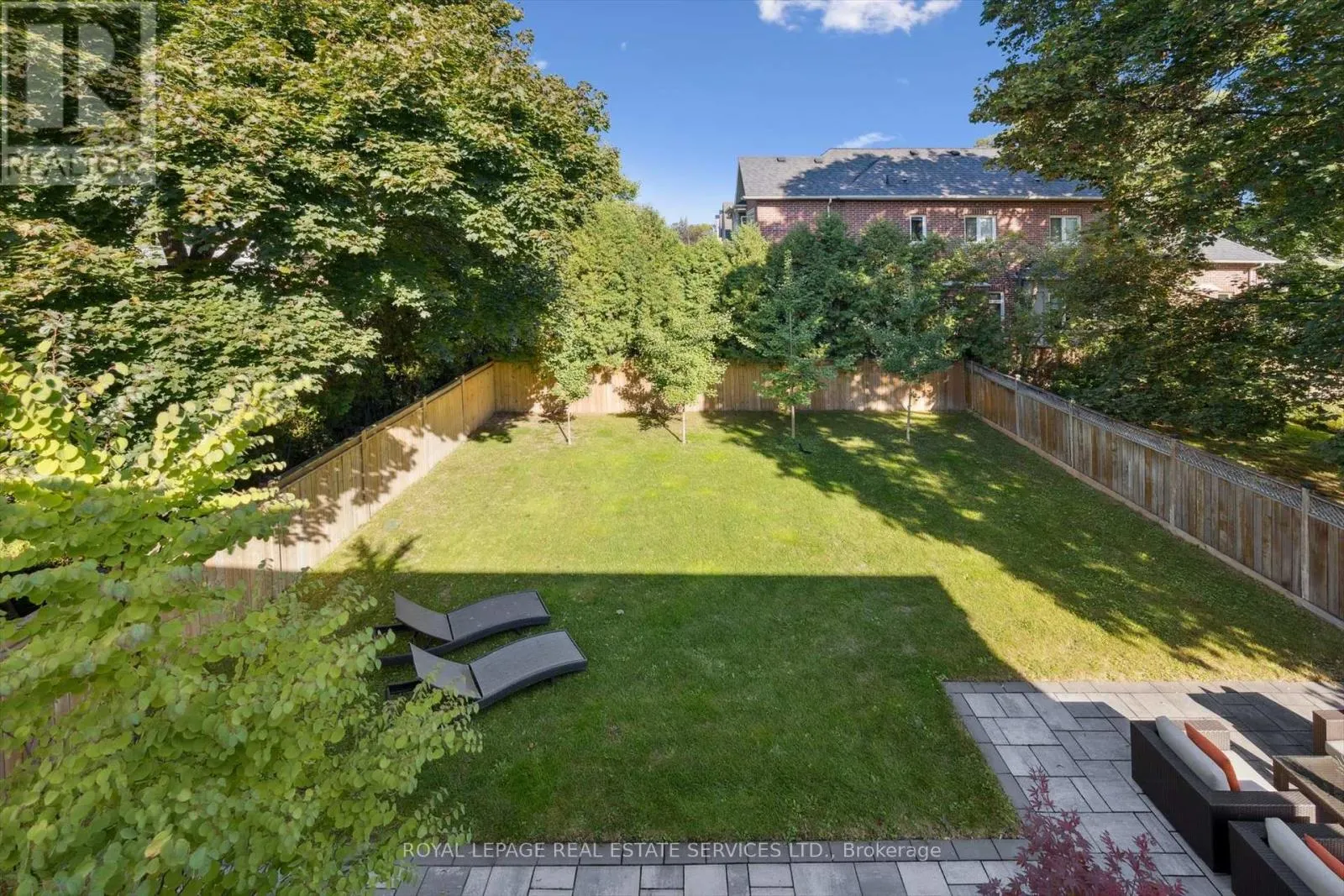 14 WESTGLEN CRESCENT