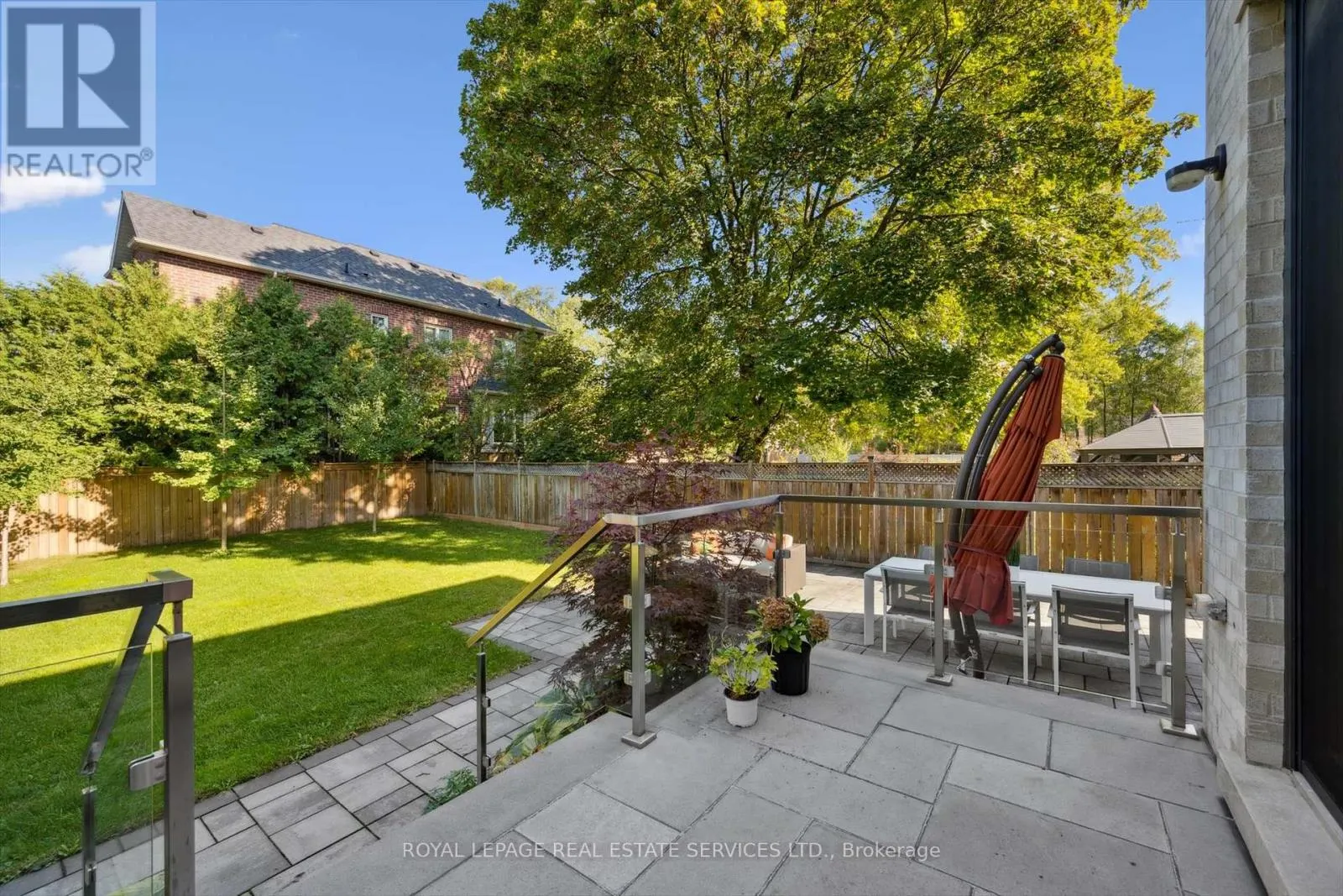 14 WESTGLEN CRESCENT