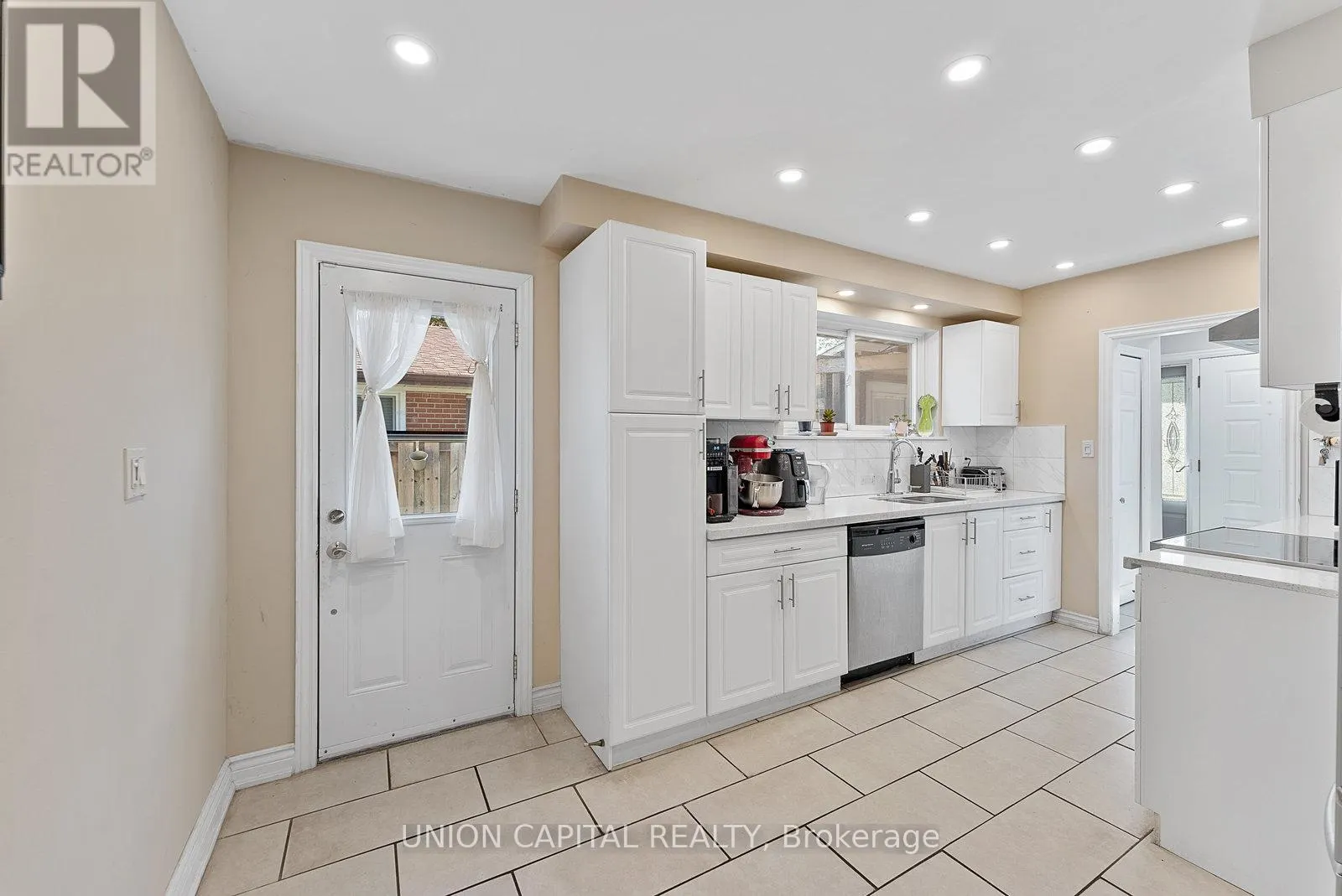 37 CALLOWHILL DRIVE