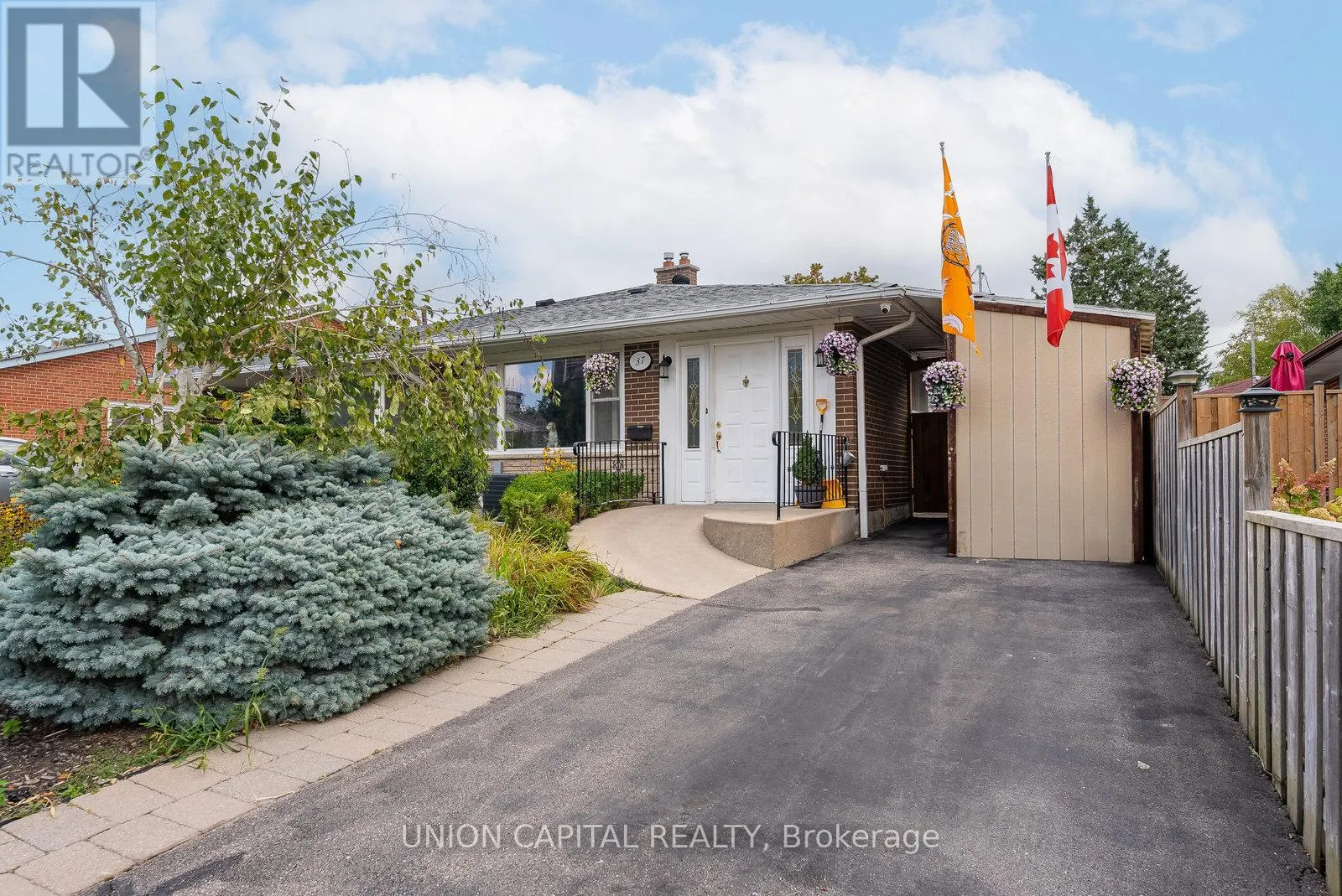 37 CALLOWHILL DRIVE