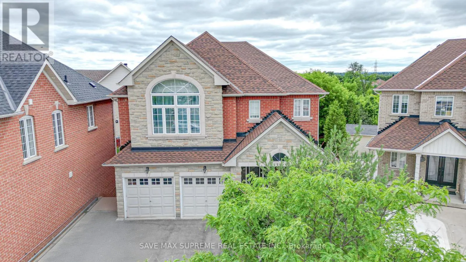 4 OZARK COURT